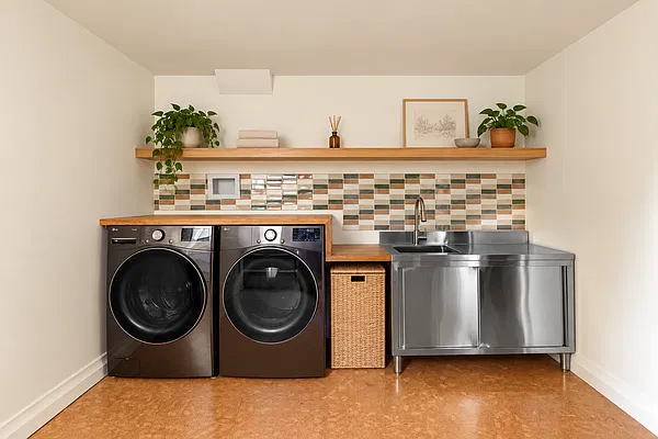 Laundry, photo 1