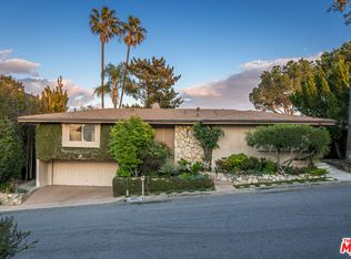 3700 Beverly Ridge Dr, Sherman Oaks, CA 91423