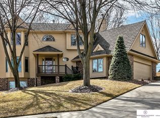 15515 Poppleton Cir, Omaha, NE 68144