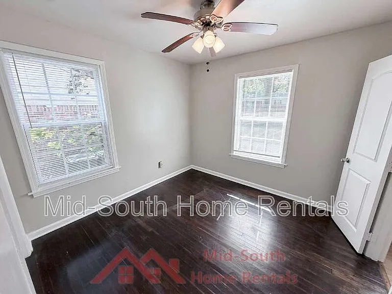 1060 Paul Pl — Photo 12