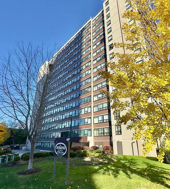 120 Duke St #102