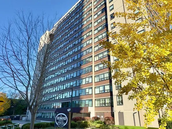 120 Duke St #102, Hamilton, ON L8P 4T1