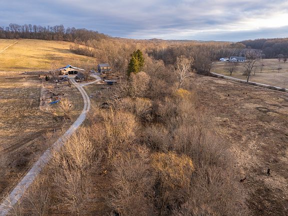 5th image of 9220 N River Rd