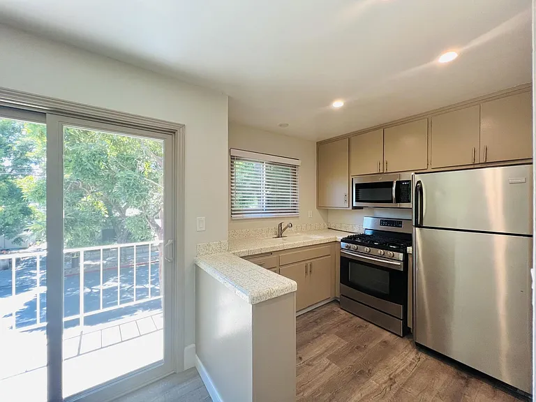 1530 Bath St #2 — Photo 4