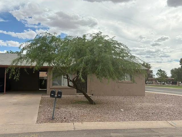 2 bed, 900 sqft, $1,100 — Photo 1