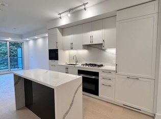 8 Manor Rd W #408, Toronto, ON M4S 0E6