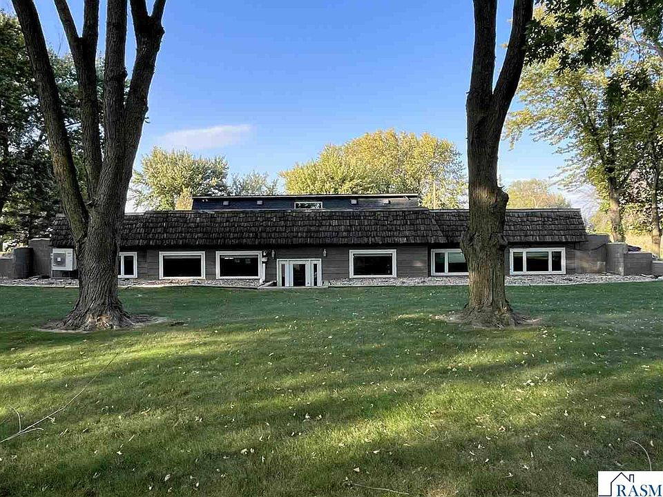 1st image of 525 Elwell Ave