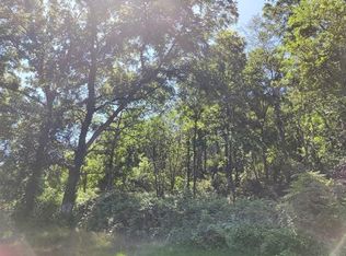 Valley St, Lansing, IA 52151