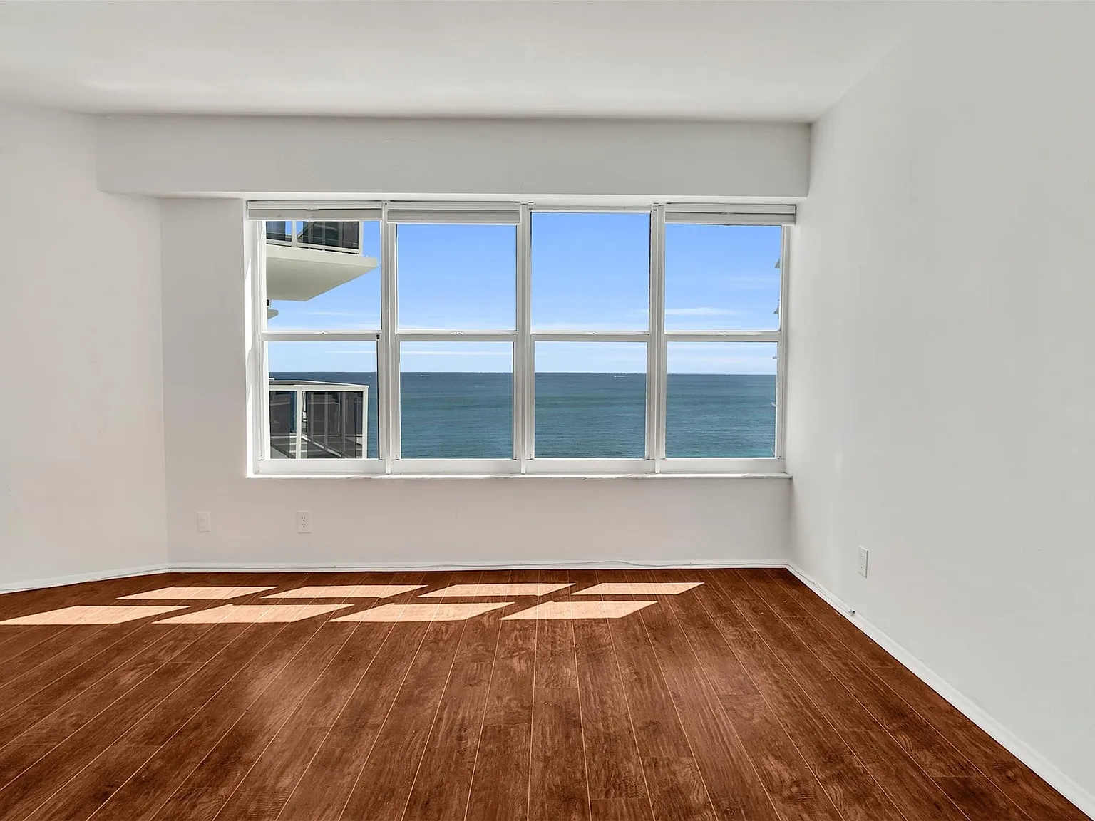 Royal Ambassador Condo — Photo 2