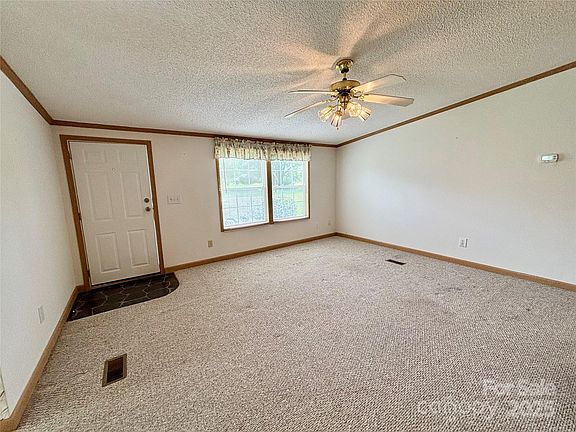 5th image of 236 Riverwind Dr