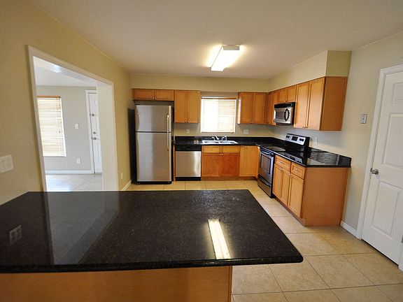 3rd image of 4532 W Sierra St