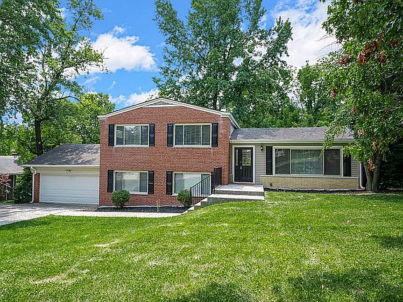3rd image of 421 Deanview Dr