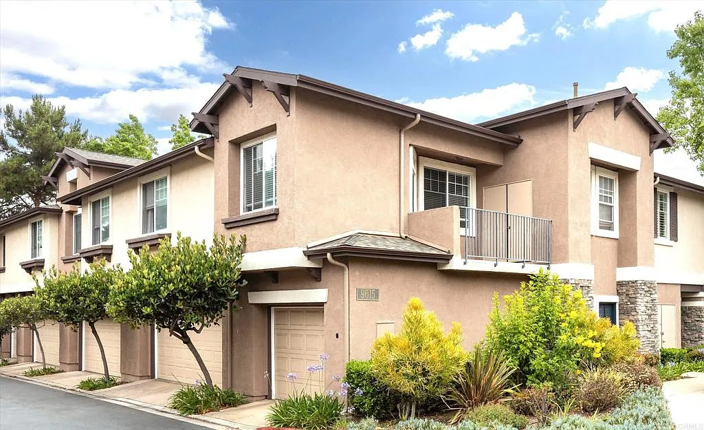 2 bed, 1100 sqft, $3,200 — Photo 2