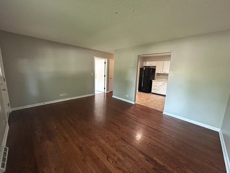1716 Maple Ln — Photo 3