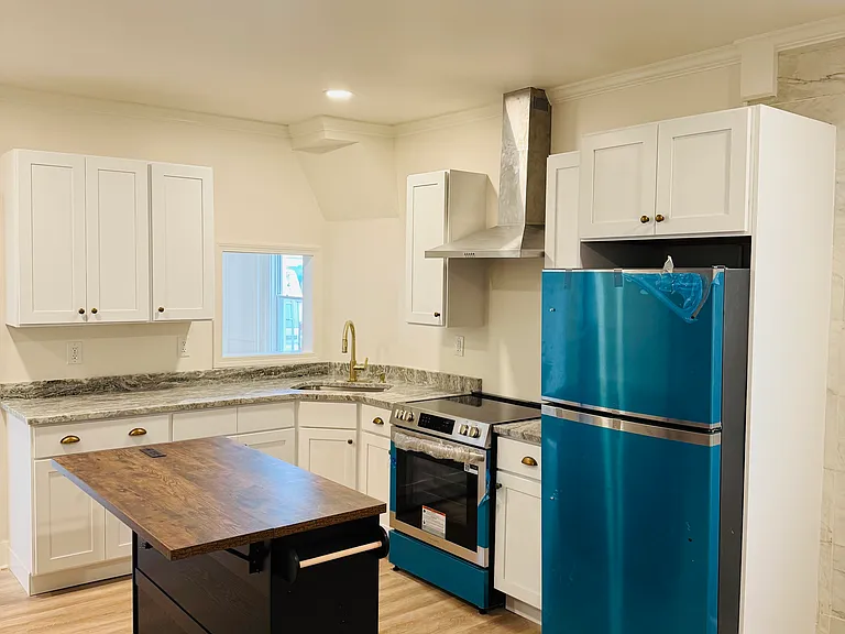 1572 Park St #1 — Photo 9
