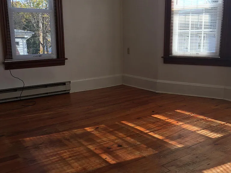 513 Moore St #B — Photo 4