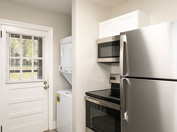 4th image of 510 3rd Avenue Dr SE #1