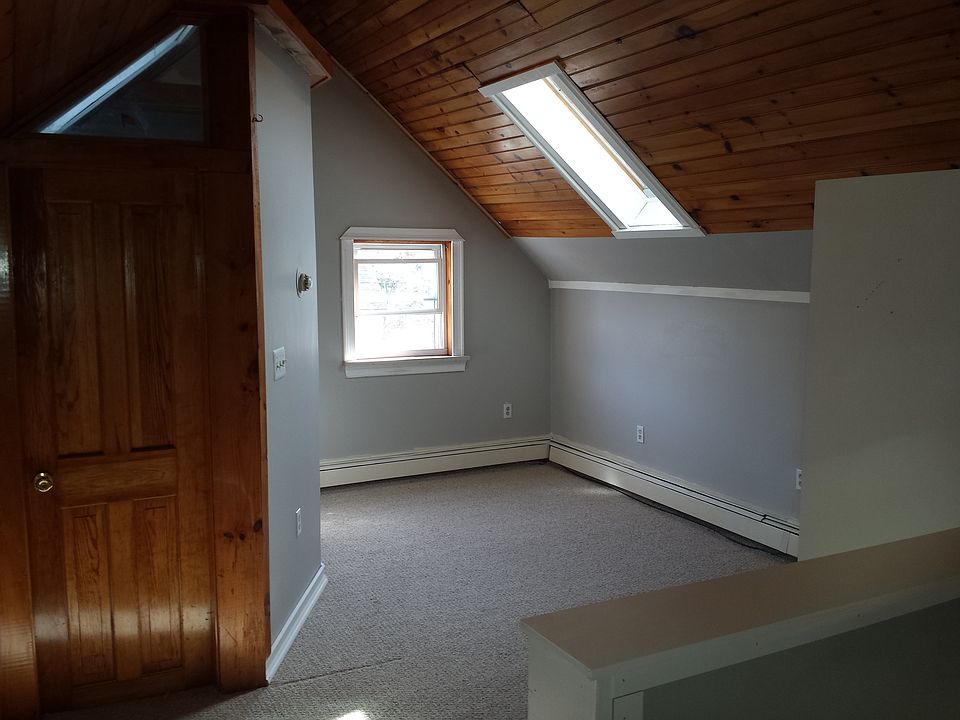 Bonus Room / Full Bath
