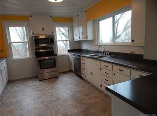 38 Crestview St, Granite Falls, NC 28630