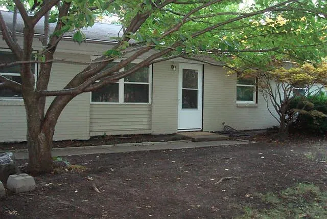 1209 Kenwood Rd photo 1