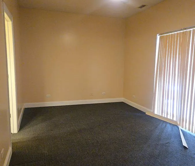 704 E 51st St #2W — Photo 6