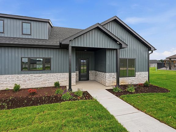 2nd image of 5863 Arbor Pointe Pkwy