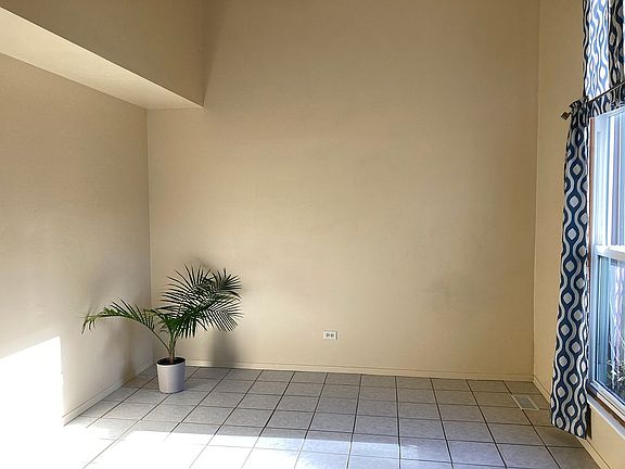 5th image of 7459 Grant Cir