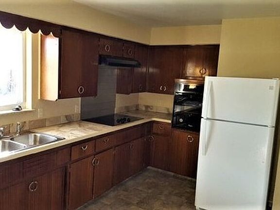 2nd image of 9960 W 21st Ave