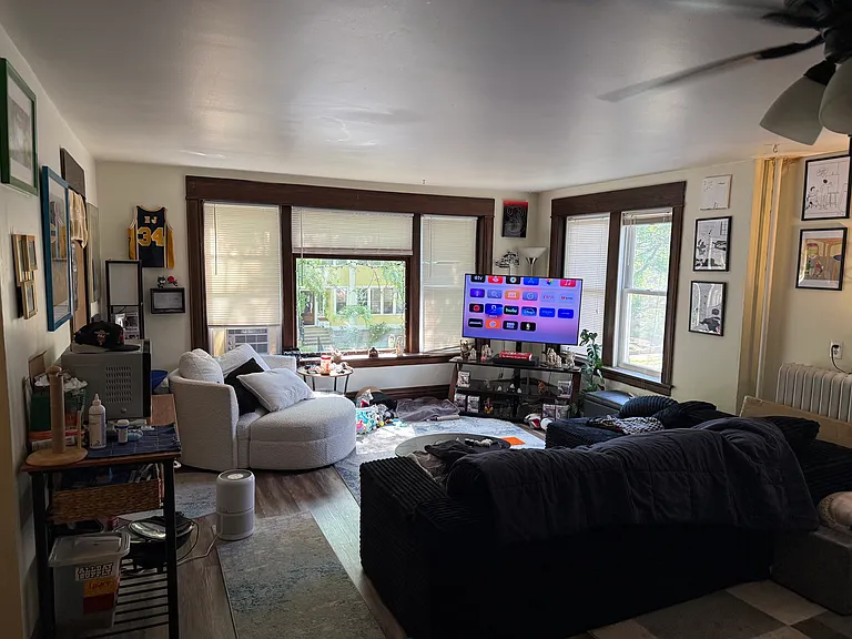2530 Dupont Ave S #202 — Photo 10