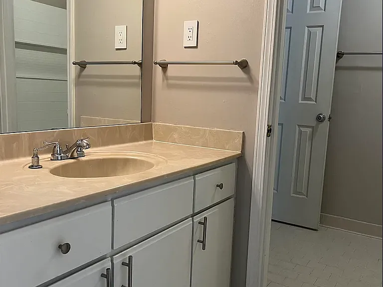 6765 Kirby Lawns Cv — Photo 9