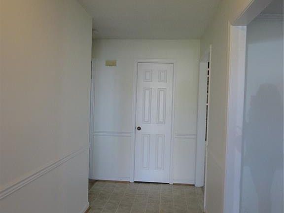 3rd image of 709 Cedar Lake Ct