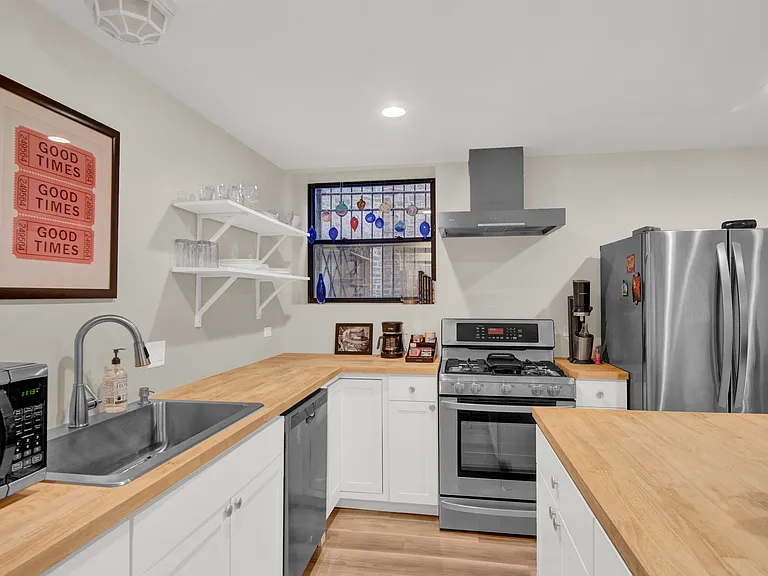 3015 W Belden Ave #G — Photo 11