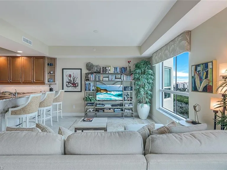 295 Grande Way #1202 — Photo 4