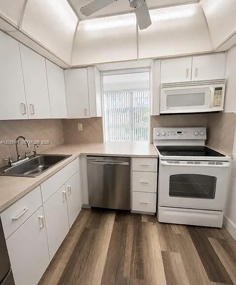 17560 Atlantic Blvd #516 — Photo 3