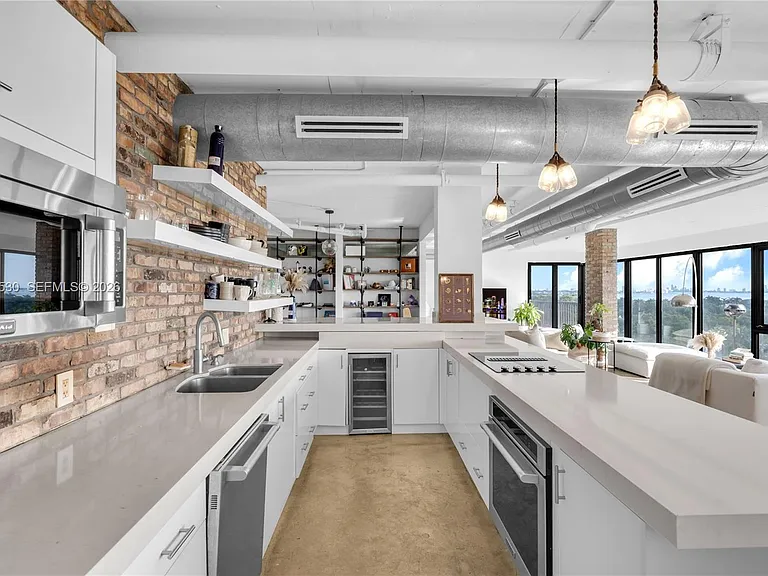 5701 Biscayne Blvd #Penthouse 9 — Photo 3