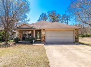 7313 Comanche Trl, Lake Worth, TX 76135