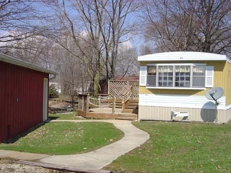 1st image of 27 Lakeview Dr
