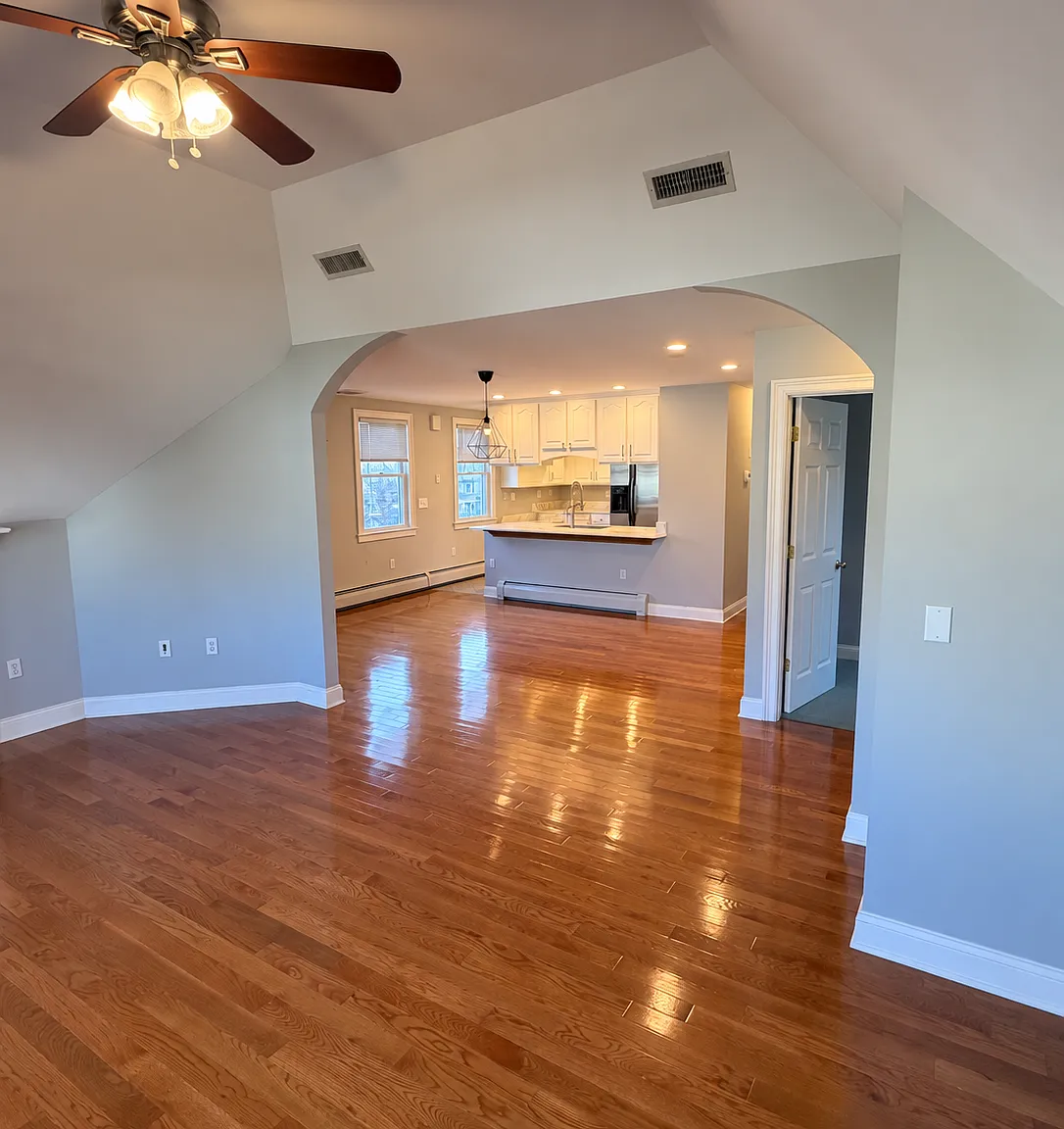 2 bed, 1100 sqft, $2,400 — Photo 3