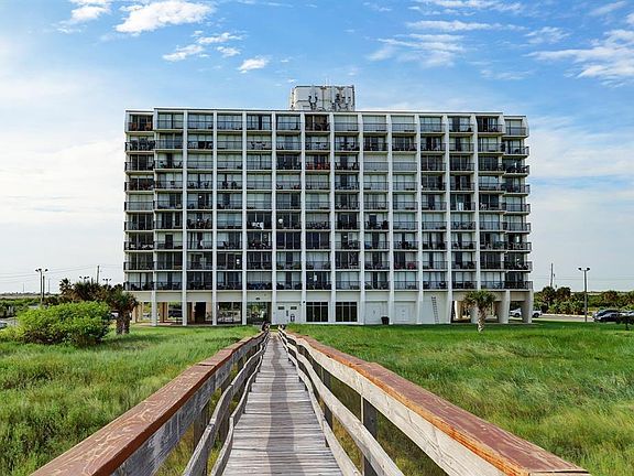 3rd image of 415 E Beach Dr APT 901