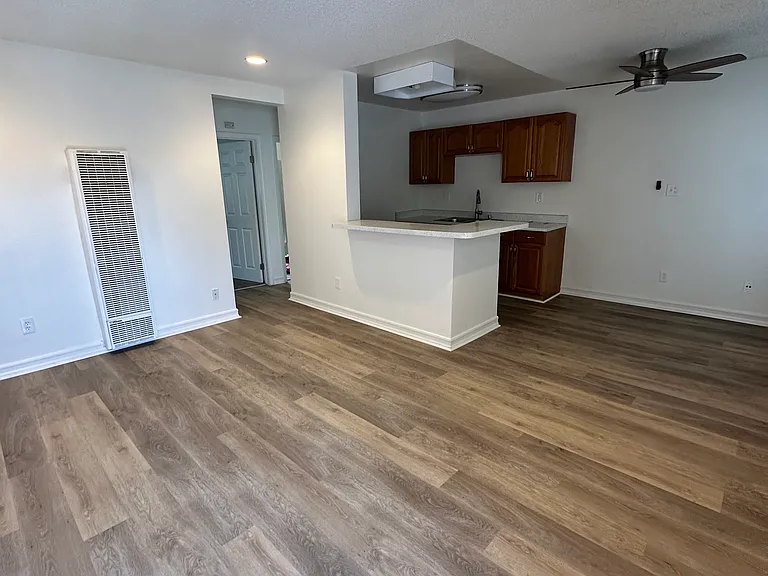 Courtyard Square Apartments — Photo 23