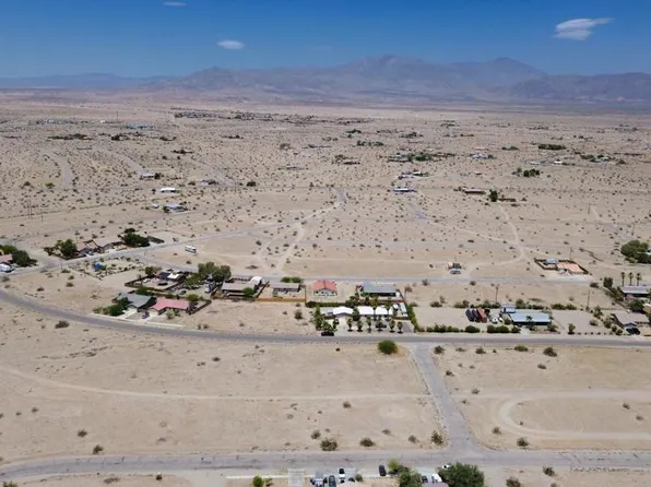 2304 Shore Hawk Ave, Thermal, CA 92274