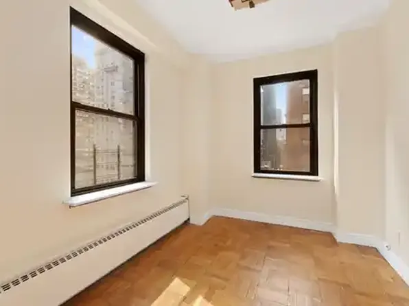 2 Tudor City Place image 5 of 8