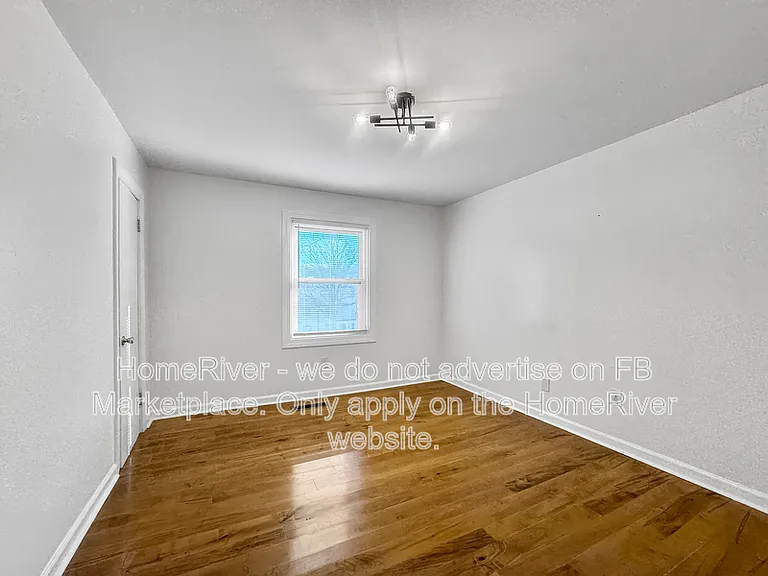 338 Crafton St #3 — Photo 5