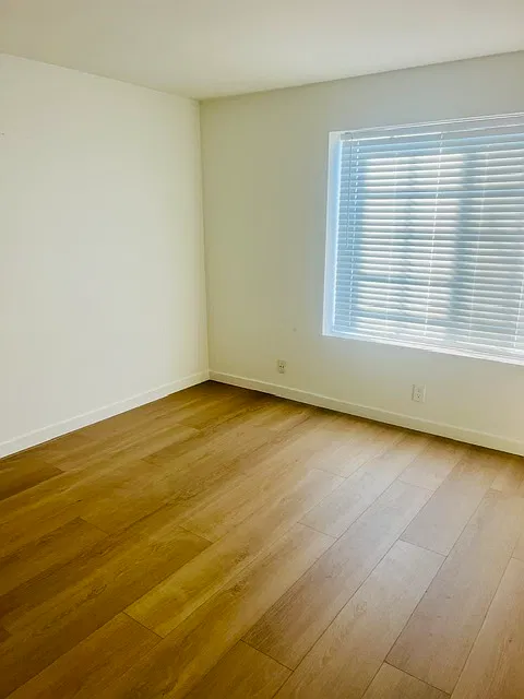 2 bed, 1220 sqft, $3,700 — Photo 3