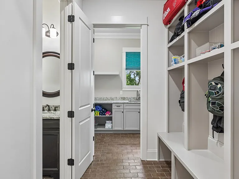 8231 Glover Dr — Photo 98
