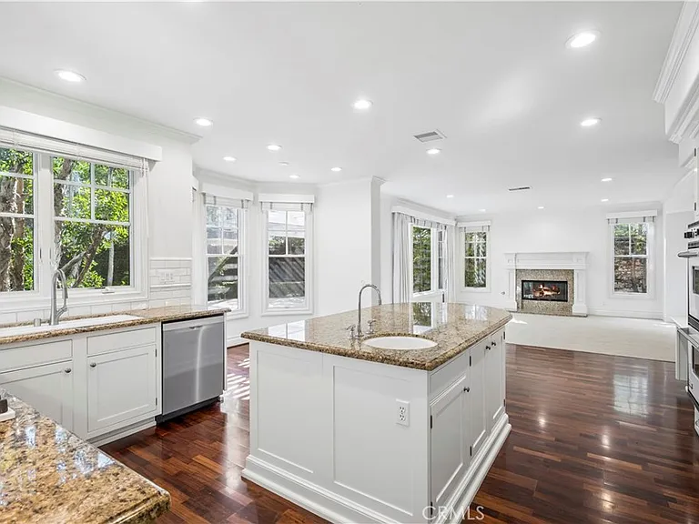 15 Jupiter Hills Dr — Photo 9