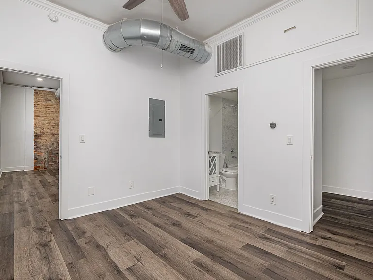 1635 Race St — Photo 4