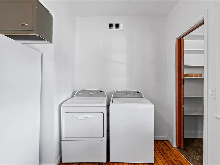 212 Maple St #1 — Photo 16