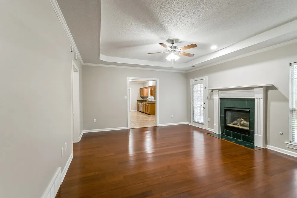 4 bed, 2.0 bath, 2173 sqft, $2,160 — Photo 4