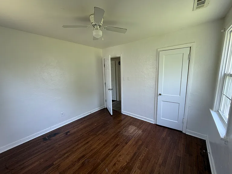 1811 Binford Ln — Photo 5